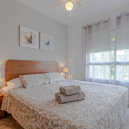 797 Holiday Rentals- Duplex Para 7 En La Carihuela A 1 Min De La Playa Torremolinos Zewnętrze zdjęcie