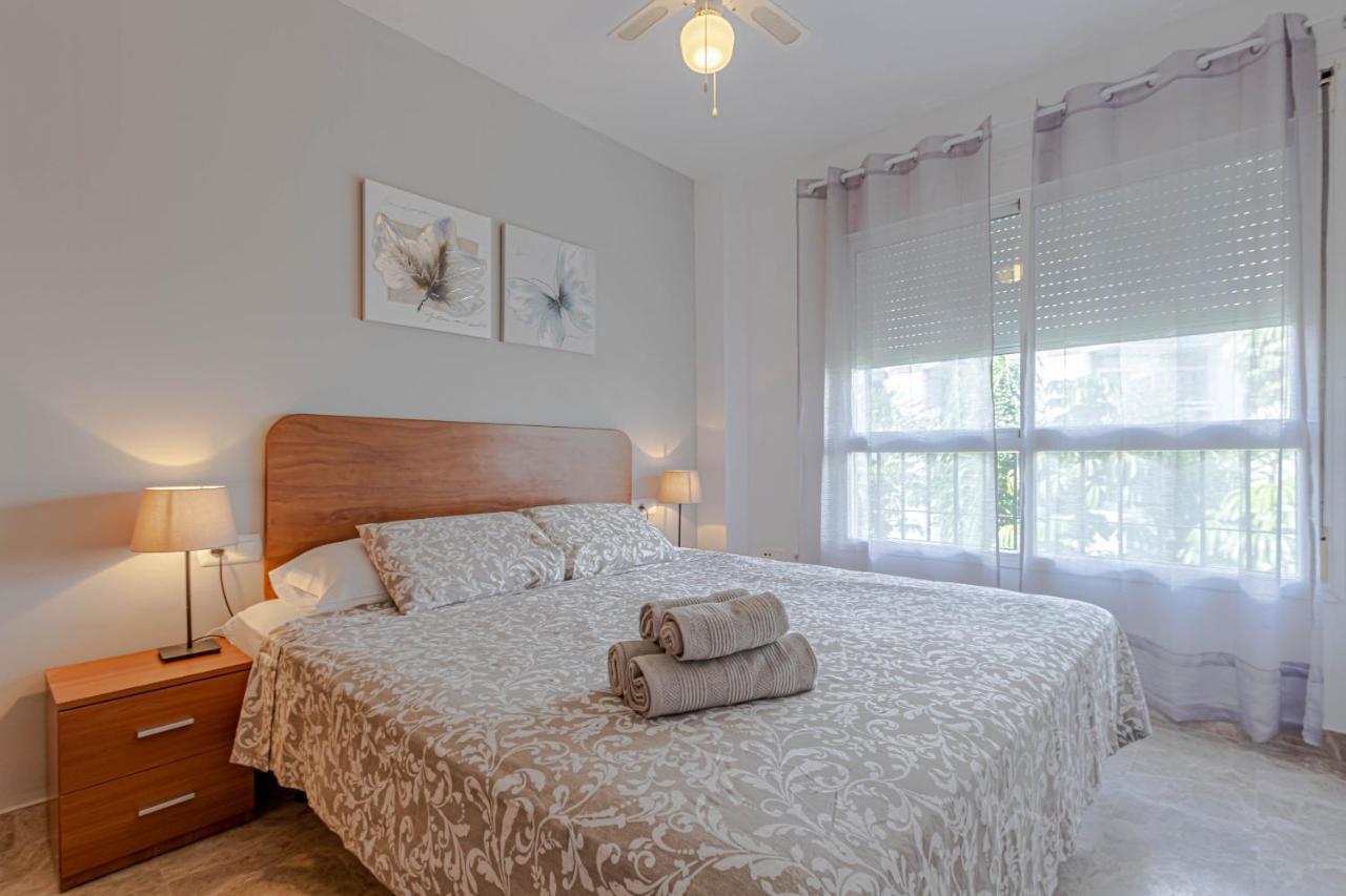 797 Holiday Rentals- Duplex Para 7 En La Carihuela A 1 Min De La Playa Torremolinos Zewnętrze zdjęcie