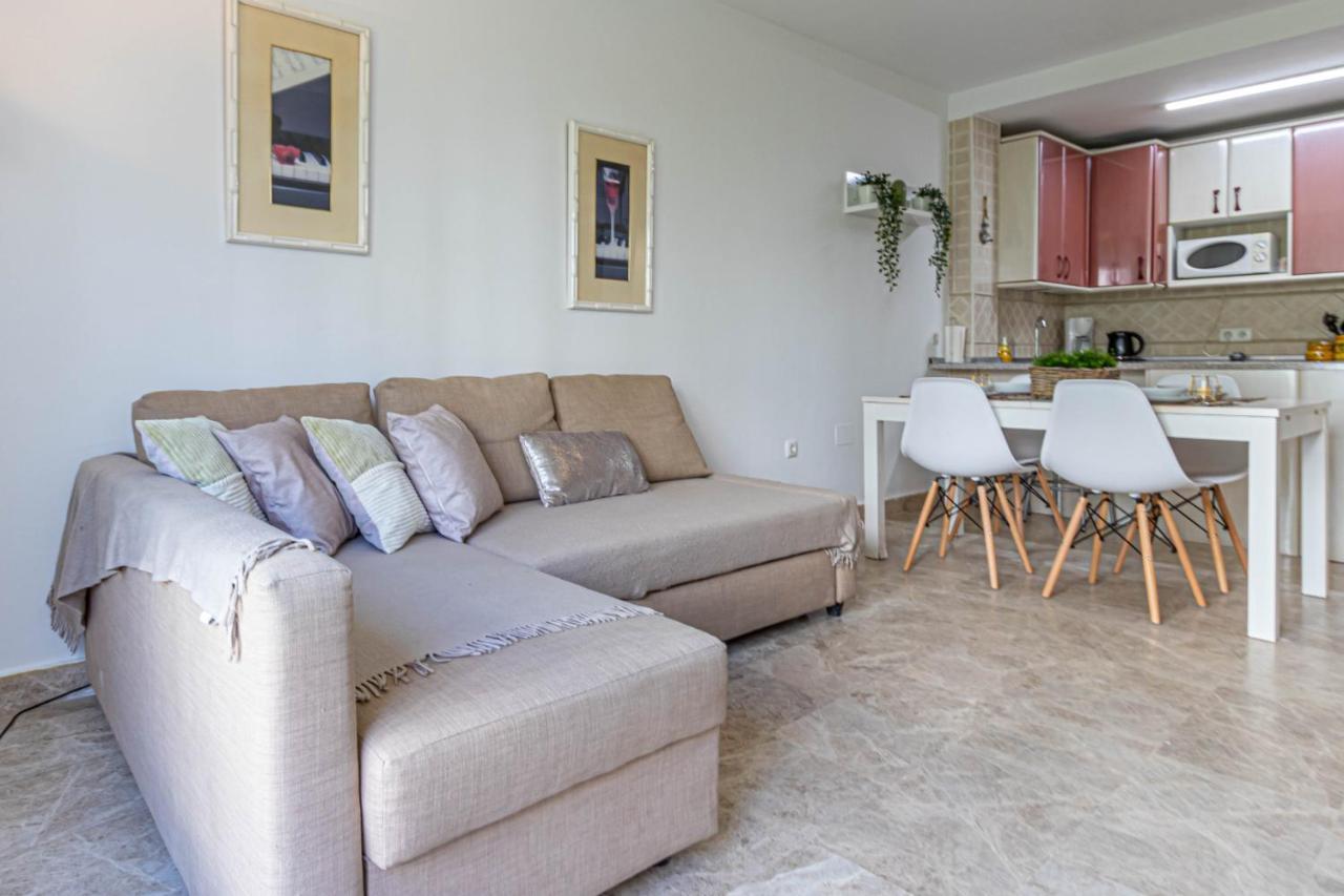 797 Holiday Rentals- Duplex Para 7 En La Carihuela A 1 Min De La Playa Torremolinos Zewnętrze zdjęcie