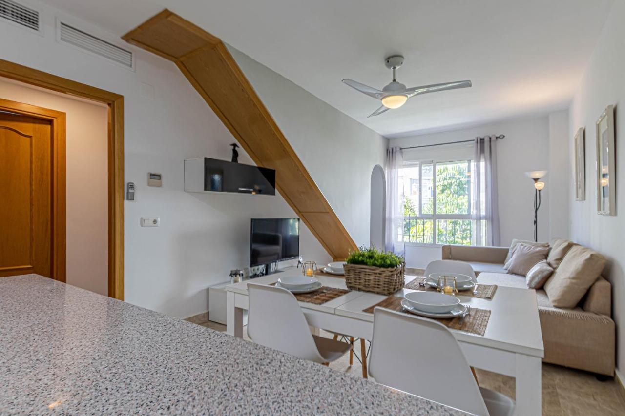 797 Holiday Rentals- Duplex Para 7 En La Carihuela A 1 Min De La Playa Torremolinos Zewnętrze zdjęcie