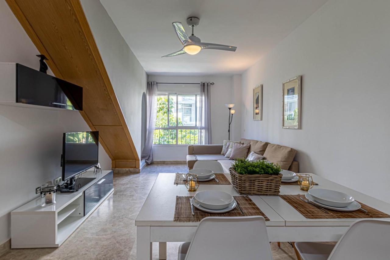 797 Holiday Rentals- Duplex Para 7 En La Carihuela A 1 Min De La Playa Torremolinos Zewnętrze zdjęcie
