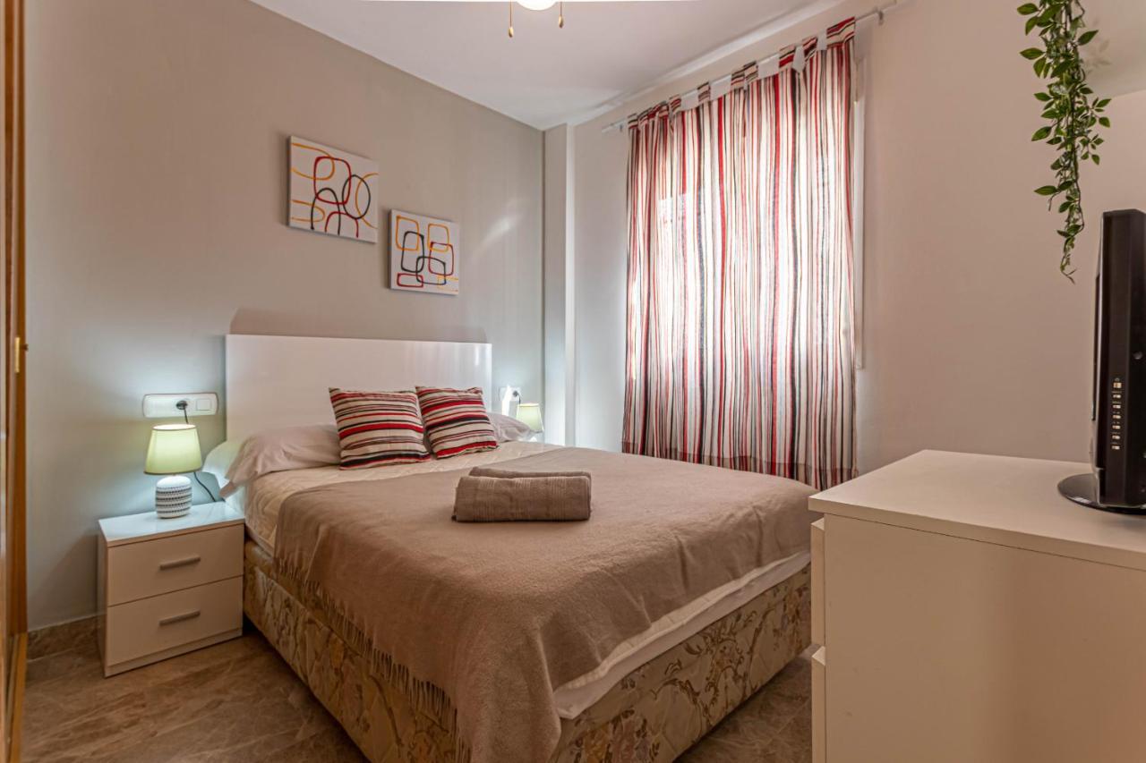 797 Holiday Rentals- Duplex Para 7 En La Carihuela A 1 Min De La Playa Torremolinos Zewnętrze zdjęcie