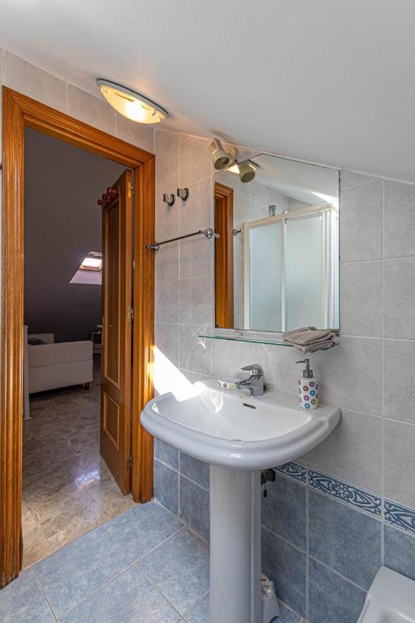 797 Holiday Rentals- Duplex Para 7 En La Carihuela A 1 Min De La Playa Torremolinos Zewnętrze zdjęcie
