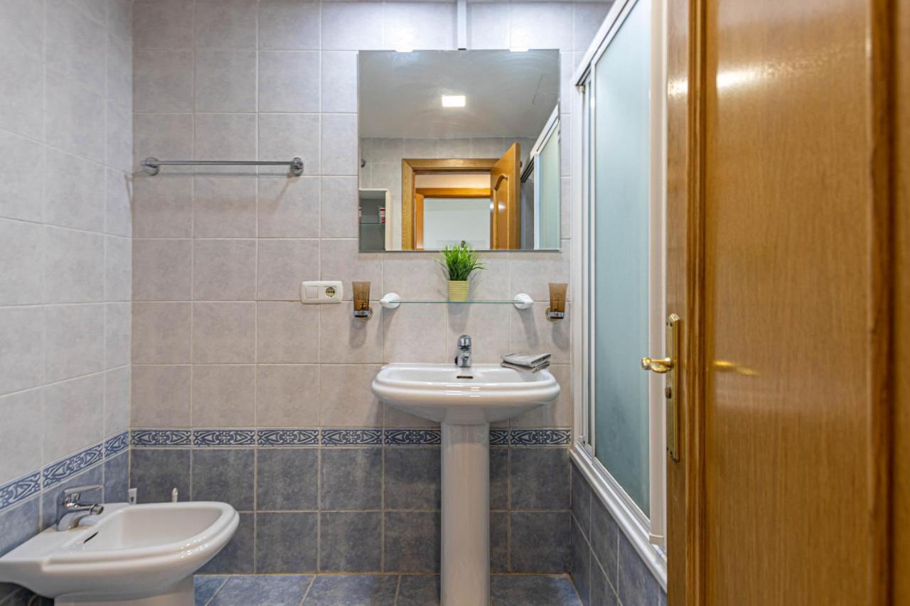 797 Holiday Rentals- Duplex Para 7 En La Carihuela A 1 Min De La Playa Torremolinos Zewnętrze zdjęcie