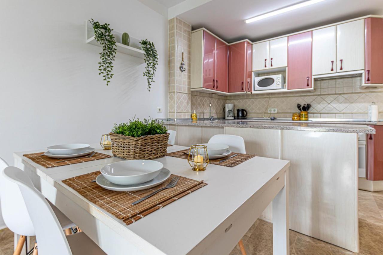 797 Holiday Rentals- Duplex Para 7 En La Carihuela A 1 Min De La Playa Torremolinos Zewnętrze zdjęcie