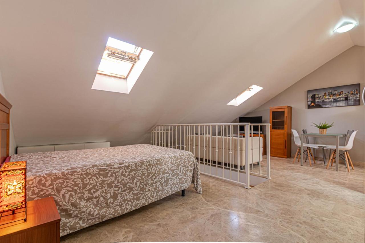 797 Holiday Rentals- Duplex Para 7 En La Carihuela A 1 Min De La Playa Torremolinos Zewnętrze zdjęcie