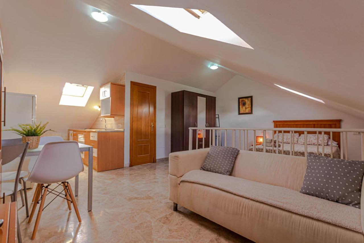797 Holiday Rentals- Duplex Para 7 En La Carihuela A 1 Min De La Playa Torremolinos Zewnętrze zdjęcie