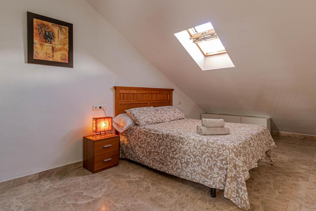 797 Holiday Rentals- Duplex Para 7 En La Carihuela A 1 Min De La Playa Torremolinos Zewnętrze zdjęcie