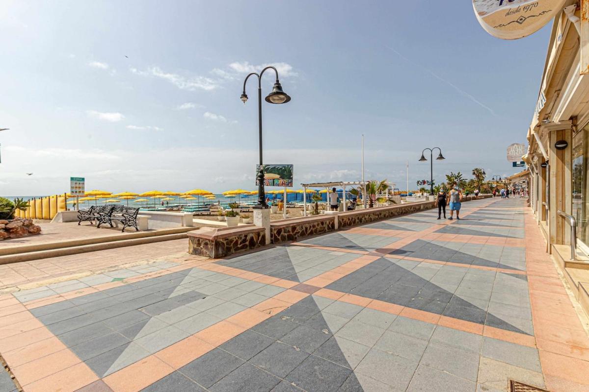 797 Holiday Rentals- Duplex Para 7 En La Carihuela A 1 Min De La Playa Torremolinos Zewnętrze zdjęcie