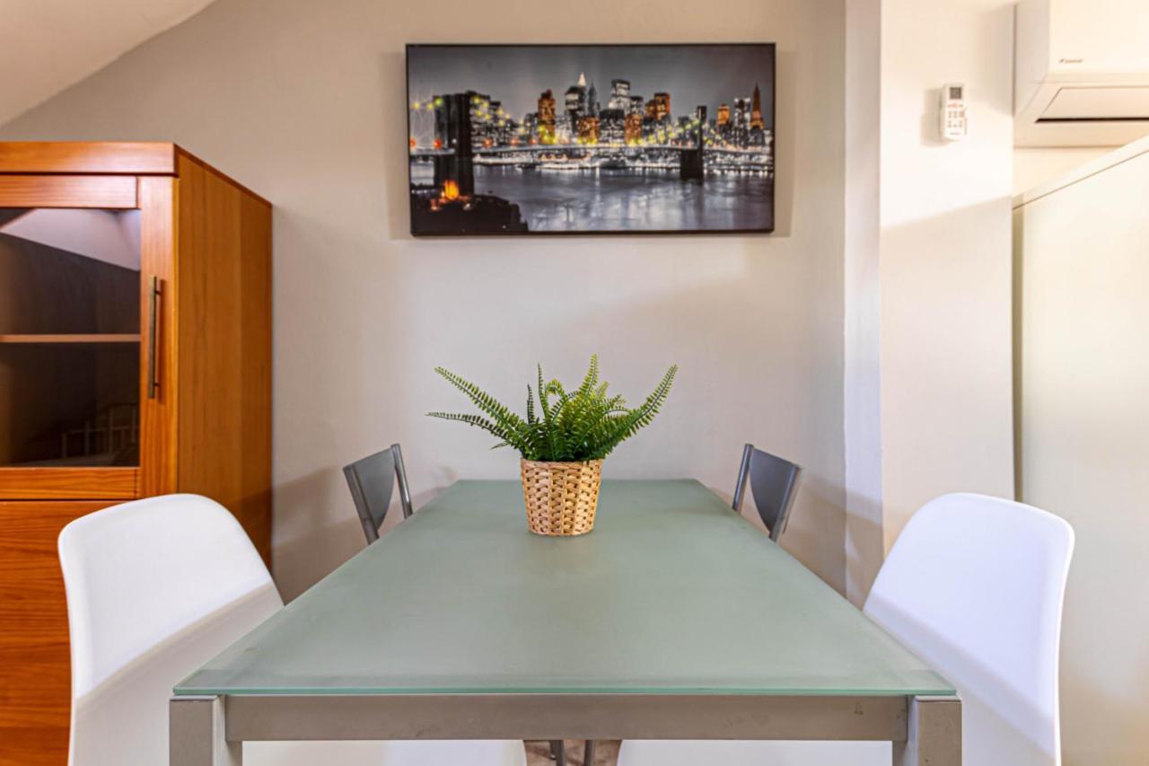 797 Holiday Rentals- Duplex Para 7 En La Carihuela A 1 Min De La Playa Torremolinos Zewnętrze zdjęcie